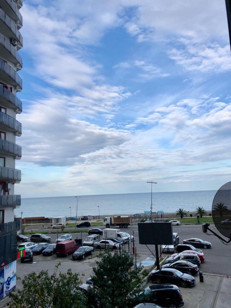 Horizon Batumi Aparthotel Exteriör bild